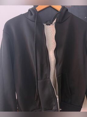 SHEIN Black Hooded Zip-Up Jacket with Cream Sherpa Lining